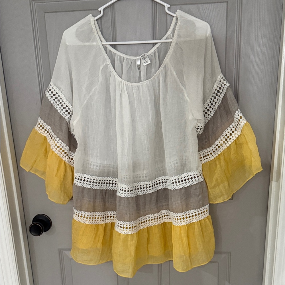 Kaktus White, Gray, and Yellow Blouse